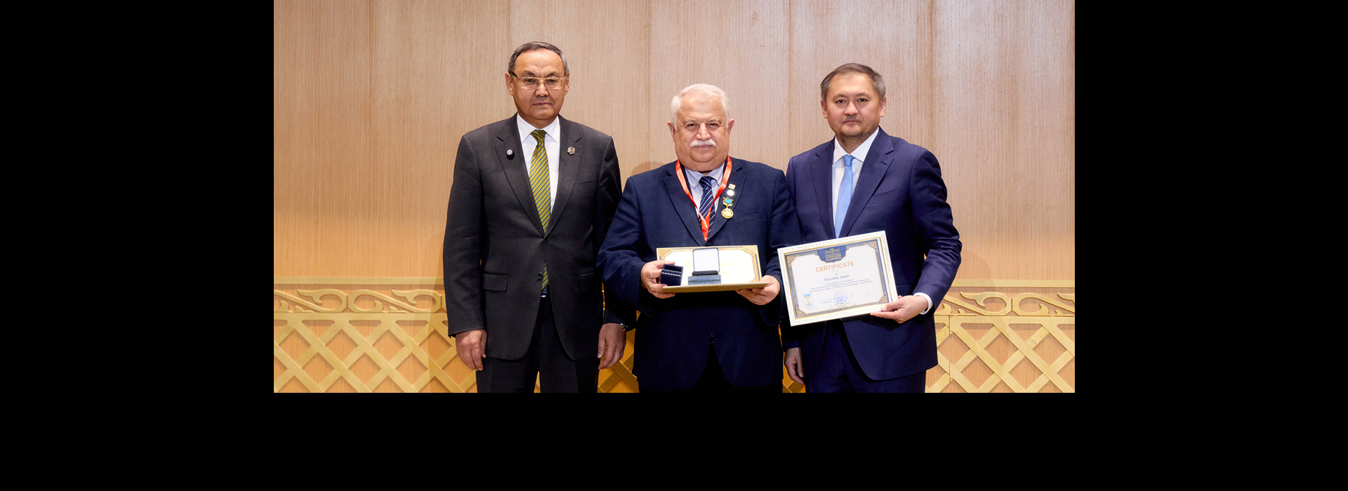 Başkan Şeker’e Kazakistan Ulusal Bilimler Akademisi Üyelik Beratı Verildi